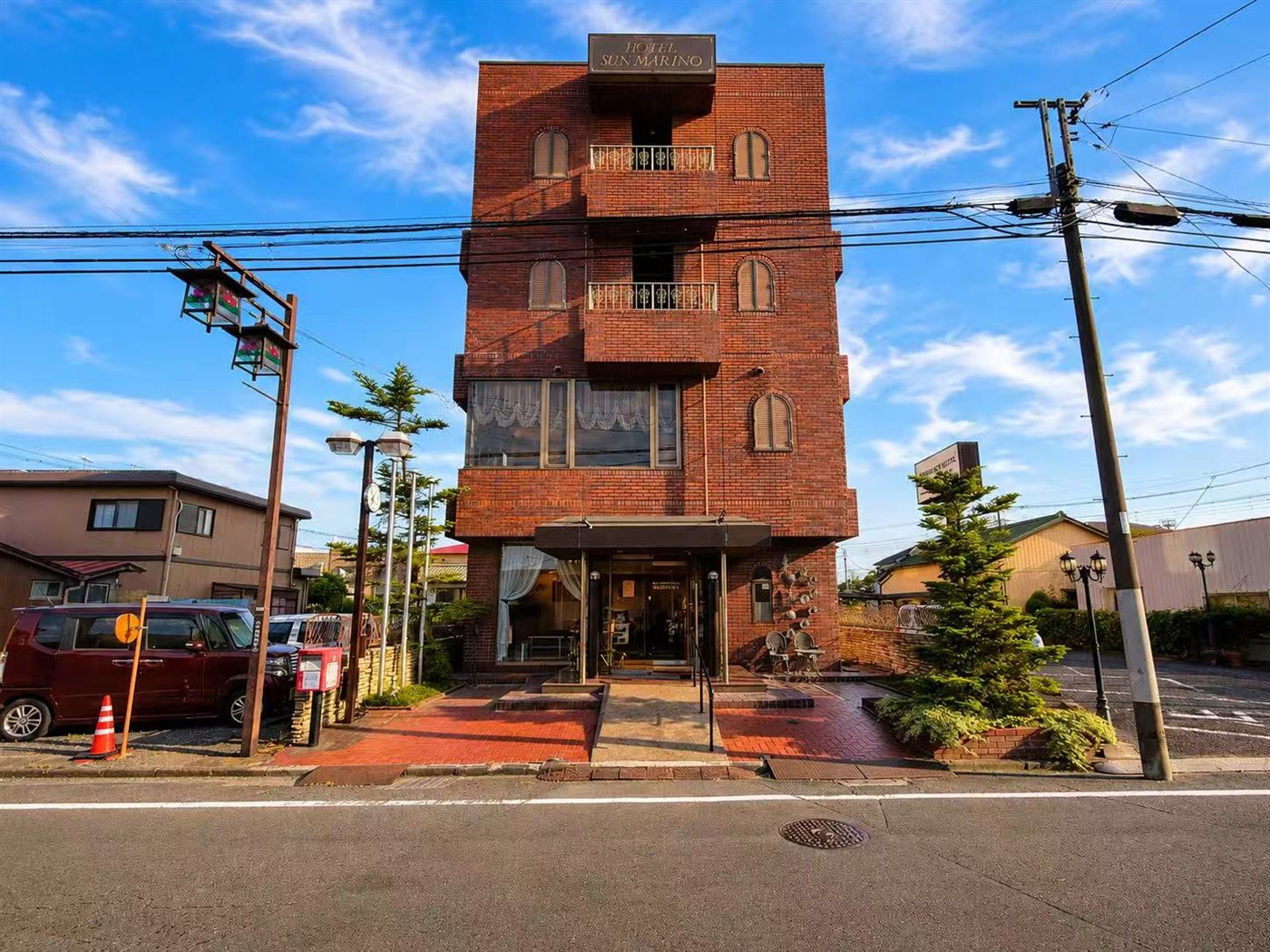 ホテル事業