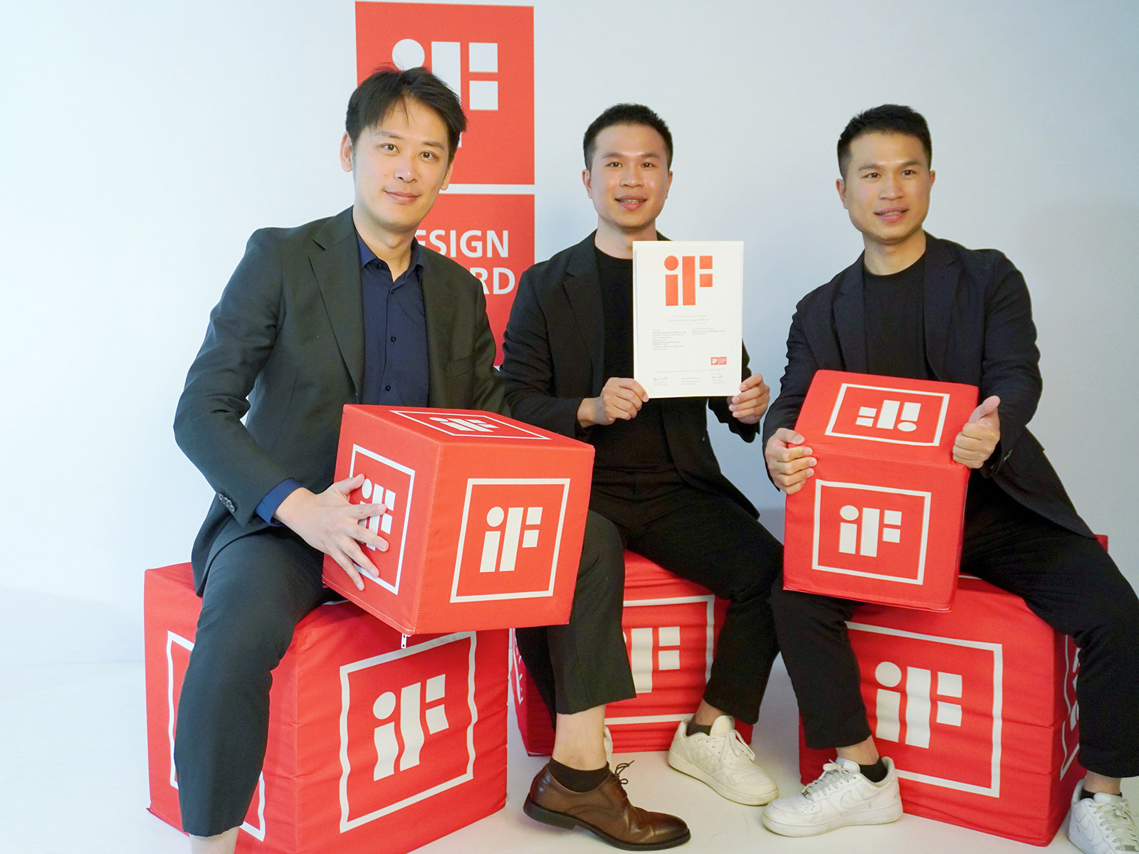 iF Design Award受賞チーム